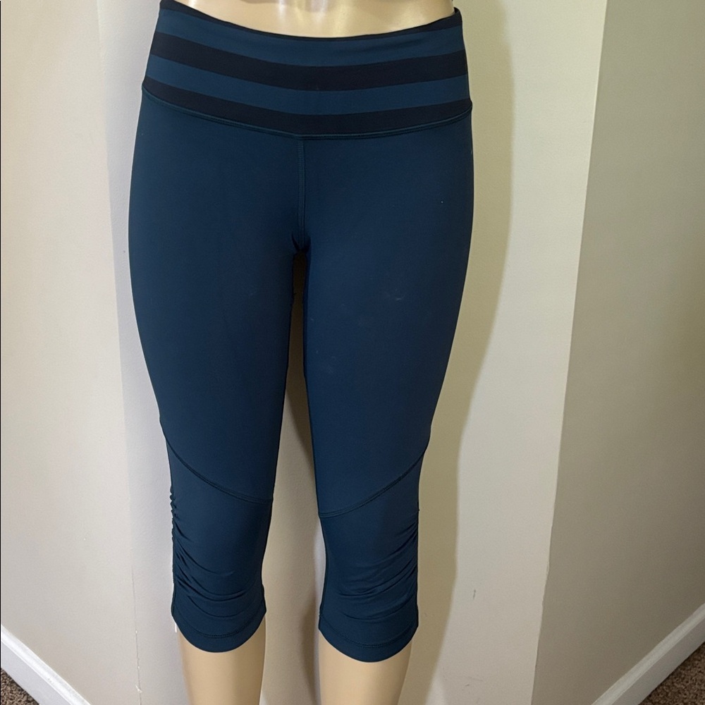 Lululemon Run: For Your Life Crop size 8 - Picture 8 of 12